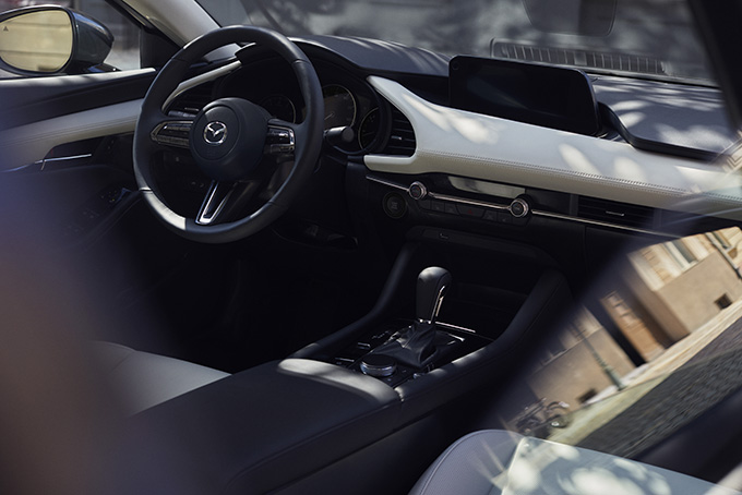 Новая Mazda 3: поменяться и не предать идеалы