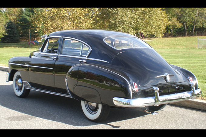Пионерами архитектуры кузовов типа fastback были американцы. Например, стилисты GM разработали подобные формы кузова для Chevrolet Fleetline еще в 1947 году