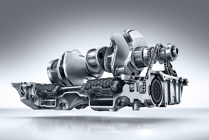 V-образный двигатель М 178 оснащен масляным насосом переменной производительности, что позволяет экономить горючее и зря масло не гонять