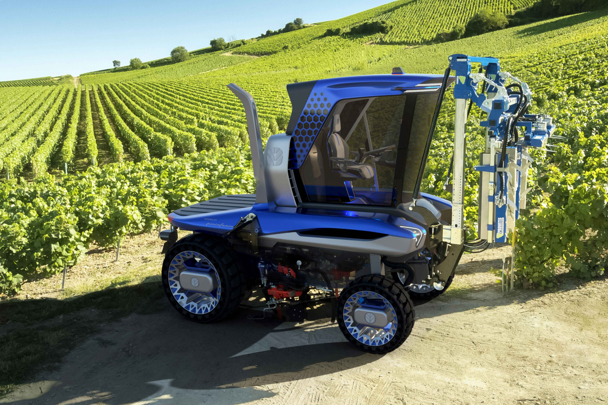 New Holland Straddle Tractor Concept