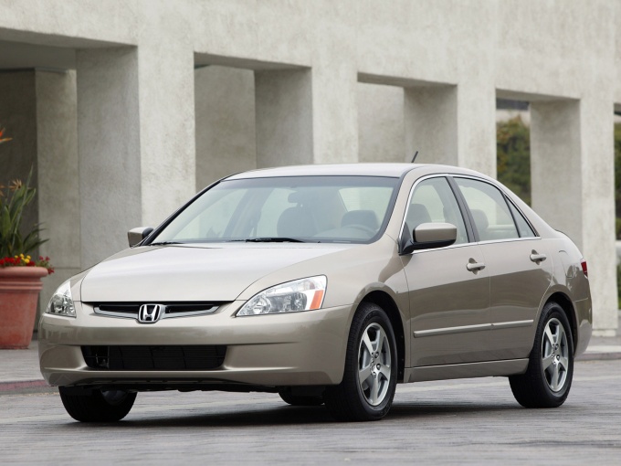 Американские Honda Accord VII Hybrid (2005–06)...