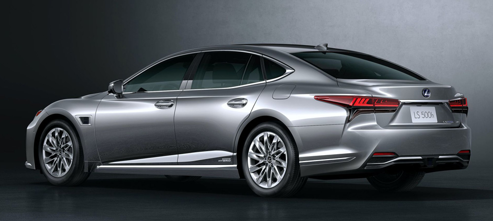 Lexus решился обновить свой флагманский седан