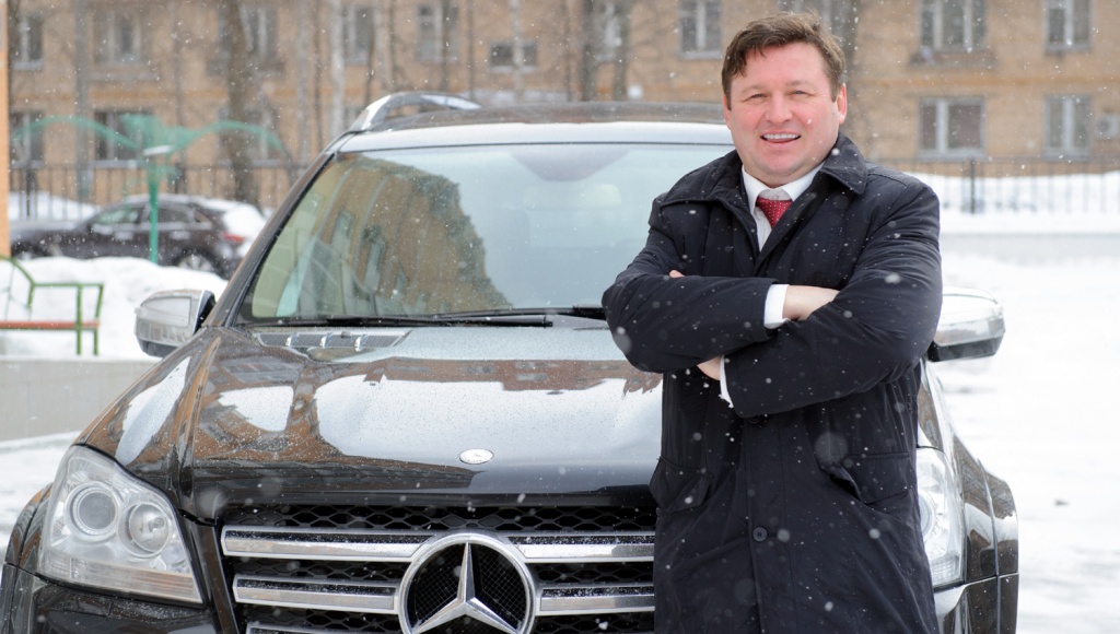 Роман Ильин — генеральный директор компании «Шина 33», Ездит на Mercedes-Benz GL500. Предыдущие машины: Alpina B6