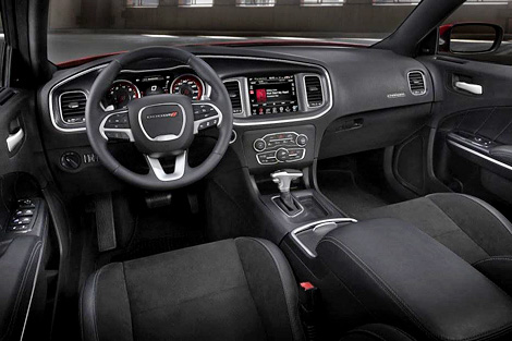 Интерьер Charger выполнен в стиле модели Dart