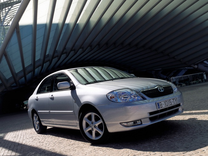 Toyota Corolla (2001–04)