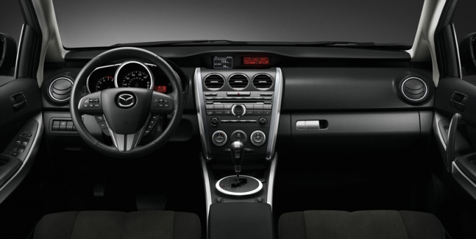 Интерьер Mazda CX-7 2010