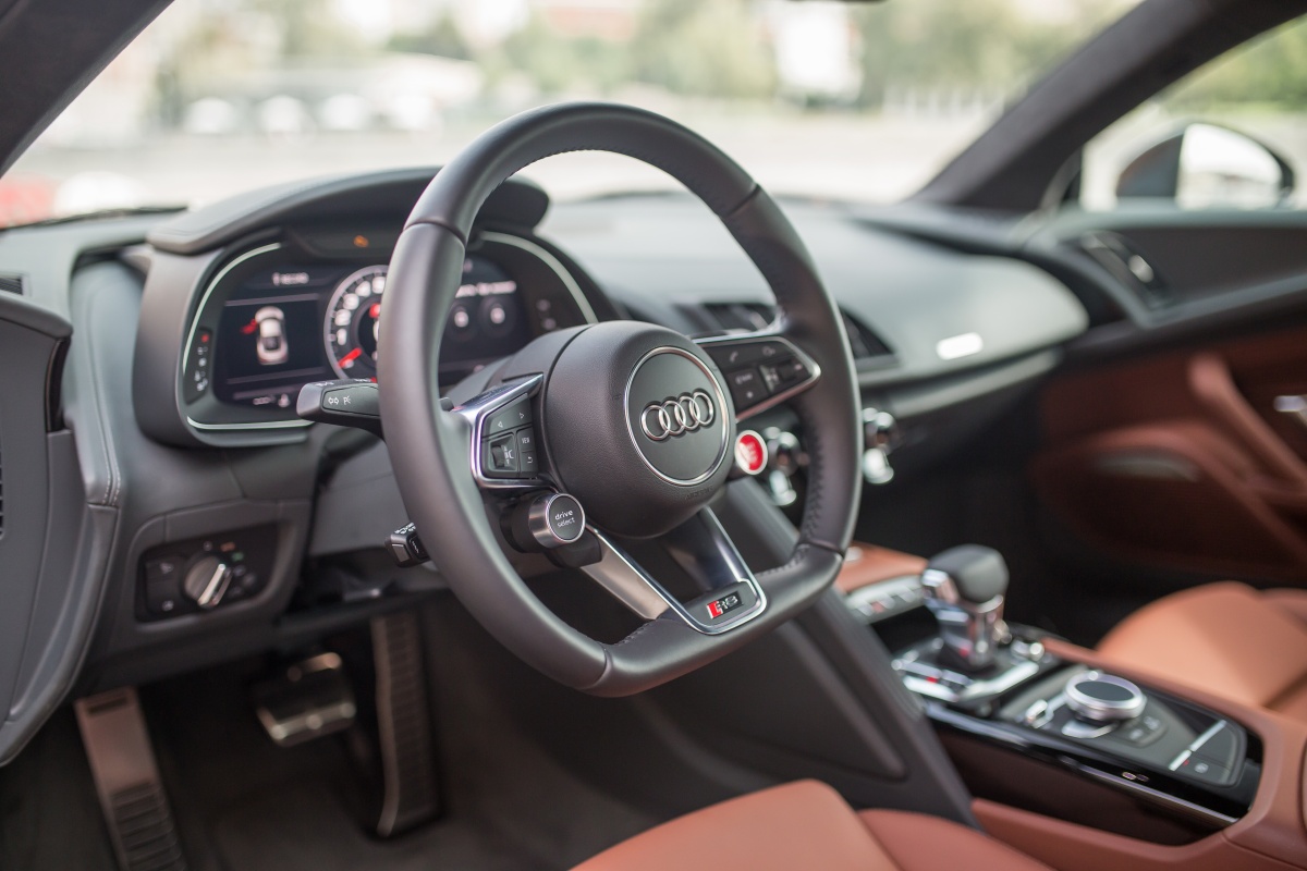 Audi R8 V10 (4).jpg