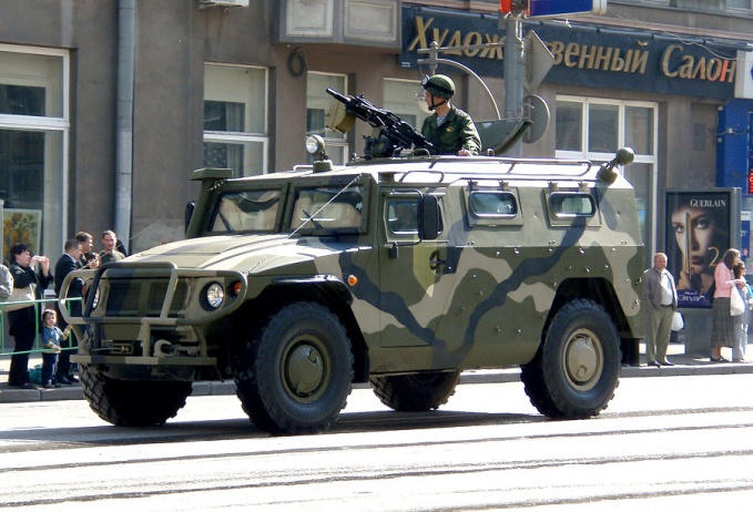 ГАЗ-233014 «Тигр» на репетиции Парада Победы в 2008 году