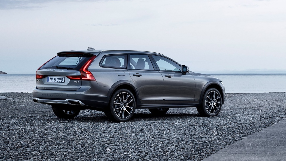 Volvo V90 Cross Country – преемник XC70 скоро начнут поставлять в Россию