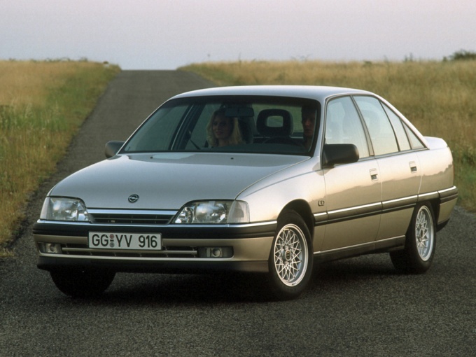Opel Omega серии A (1990–94)