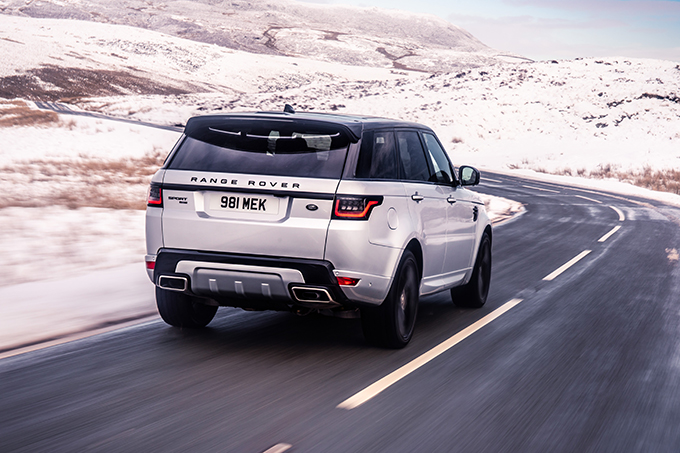 Range Rover Sport HST: Рядная «шестерка» для мягкого гибрида