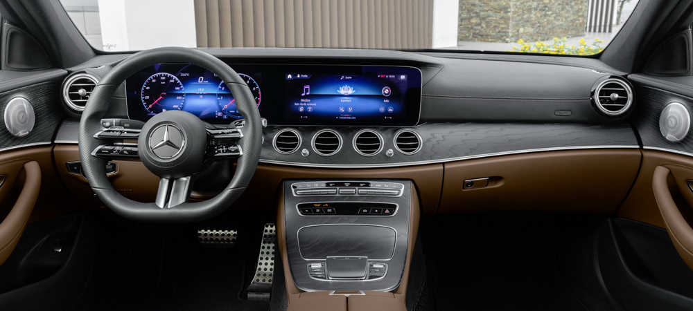 Mercedes-Benz обновил свой самый важный автомобиль Mercedes-Benz обновил свой самый важный автомобиль