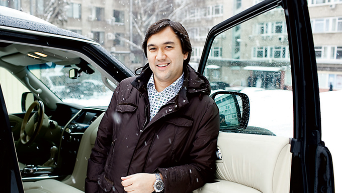 Андрей Искандеров, генеральный директор торговой компании, ездит на Infiniti QX56 и M-B E300, предыдущие машины: M-B ML и Land Cruiser 200