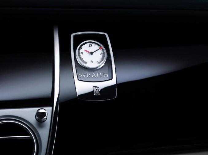 Часы Rolls-Royce Wraith