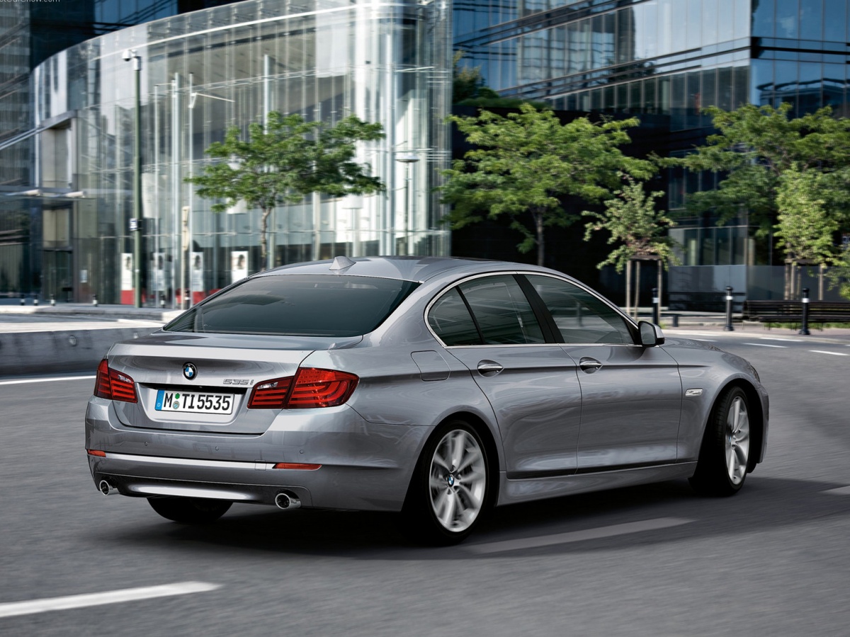 BMW-5-Series-2011-1600-5f.jpg