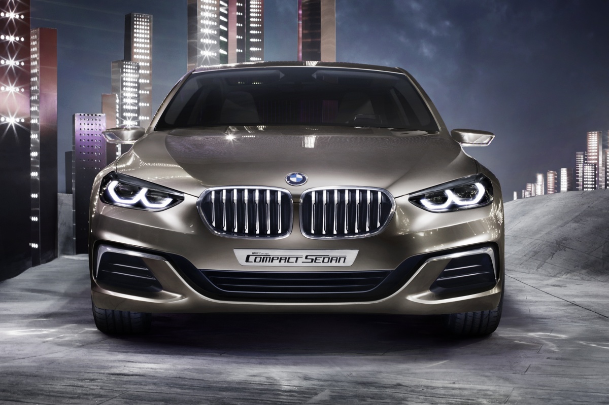 Жиденький пресс-релиз содержит всего две цифры: размер диагонали экрана мультимедийной системы (8,8 дюймов), размещенного на центральной панели, и посадочный диаметр легкосплавных колес (20 дюймов). Здесь же обнаруживаем цитату шеф-дизайнера BMW Карима Хабиба: «Этот 4-дверный седан объединяет все лучшее, что отличает автомобили BMW». Думается, не все поклонники бренда разделят ваш энтузиазм, г-н Хабиб, не все… <img width=