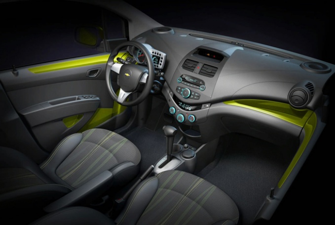 Интерьер Chevrolet Spark 2010