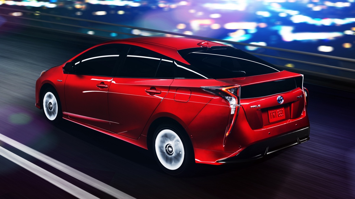 Toyota сокращает план по выпуску гибридной модели Prius