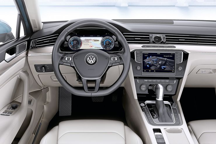 VW-Golf-VIII-Cockpit.jpg