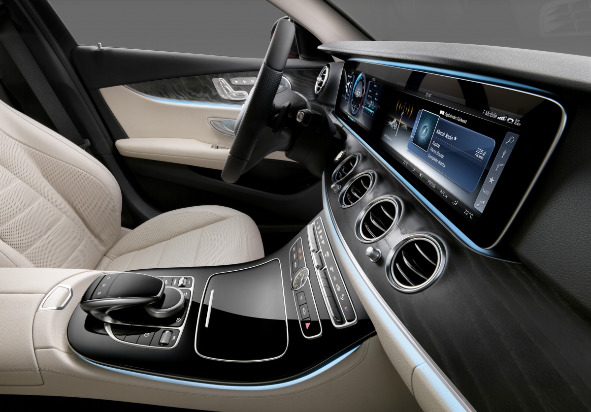 Дисплей у нового Mercedes-Benz E W 213, который покажут на автосалоне в Детройте, больше, чем у S-klasse!