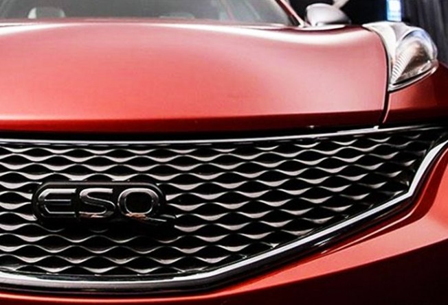 Если верить шильдику, модель назовут Infiniti ESQ