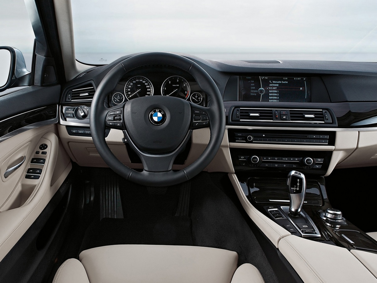 BMW-5-Series-2011-1600-b1.jpg