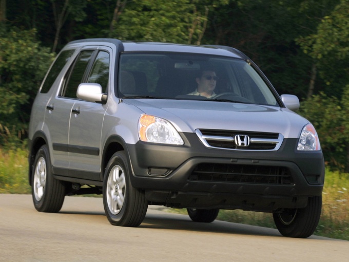 ...и Honda CR-V II (2001–07)