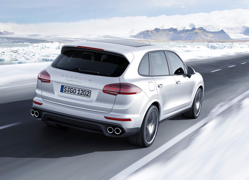 Porsche-Cayenne_Turbo_S_2016_1600x1200_wallpaper_04.jpg