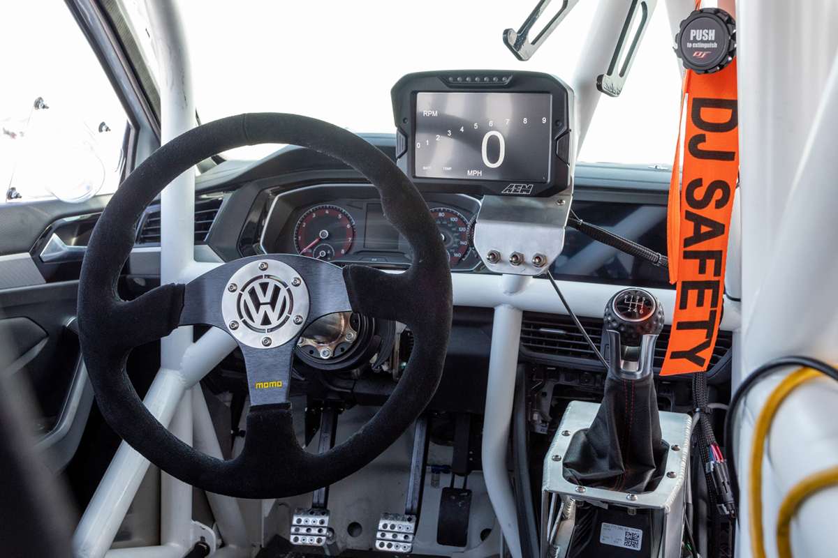 Модифицированный Volkswagen Jetta поставил рекорд скорости. И сделал это не на асфальте