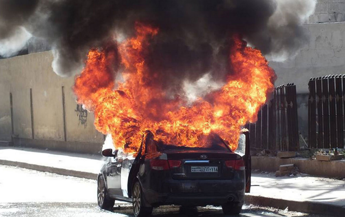 Почему автомобиль может самопроизвольно загореться