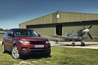 Range Rover Sport поспорил с истребителем