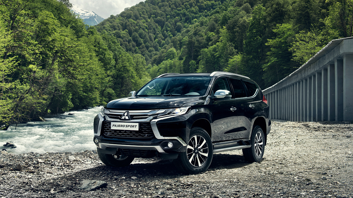 Mitsubishi Pajero Sport 2015