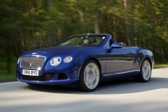 Bentley Continental GTC W12 представили на ипподроме
