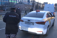 Полиция расстреляла автомобиль без пропуска (видео)