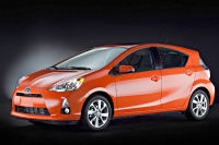 Toyota Prius C приняла серийный вид