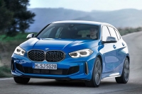 Самая доступная модель BMW изменилась кардинально