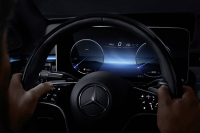 Новый флагман Mercedes-Benz научили дополнять реальность (видео)