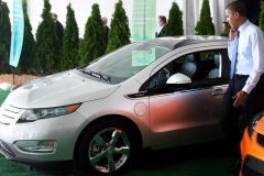 Обама первым сел за руль Chevrolet Volt