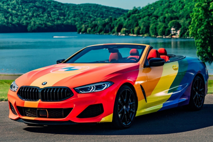 BMW обновила логотип в поддержку гей-сообщества (видео)