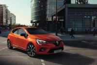 Каким ты был, таким ты и остался: Renault Clio перешёл в пятое поколение