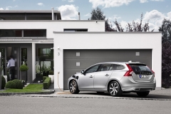 €53 000 за гибридную Volvo V60