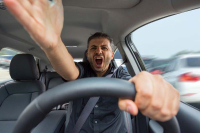 Агрессивных водителей предлагают осуждать по хулиганке