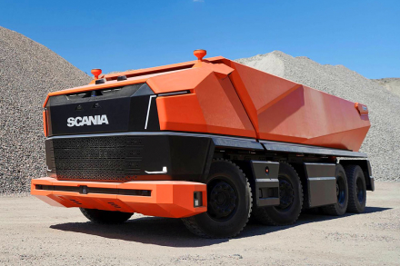 Новый карьерный самосвал Scania избавился от водителя (видео)
