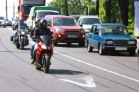 Мотоциклистов пустили по "выделенкам"