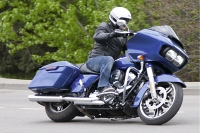 Harley Davidson FLTRX S Road Glide Special: Родить и гладить