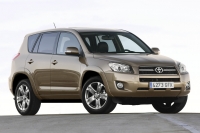Toyota 8 лет продавала в России кроссоверы с опасными ремнями безопасности