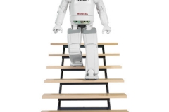 Роботу ASIMO исполнилось 10 лет