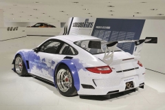 27 000 поклонников распишутся на Porsche 911 GT3 R Hybrid