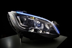 Mercedes представил новые светодиодные фары
