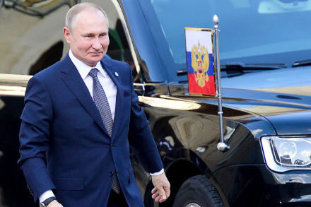 Личную машину Путина впечатали в стену (видео)